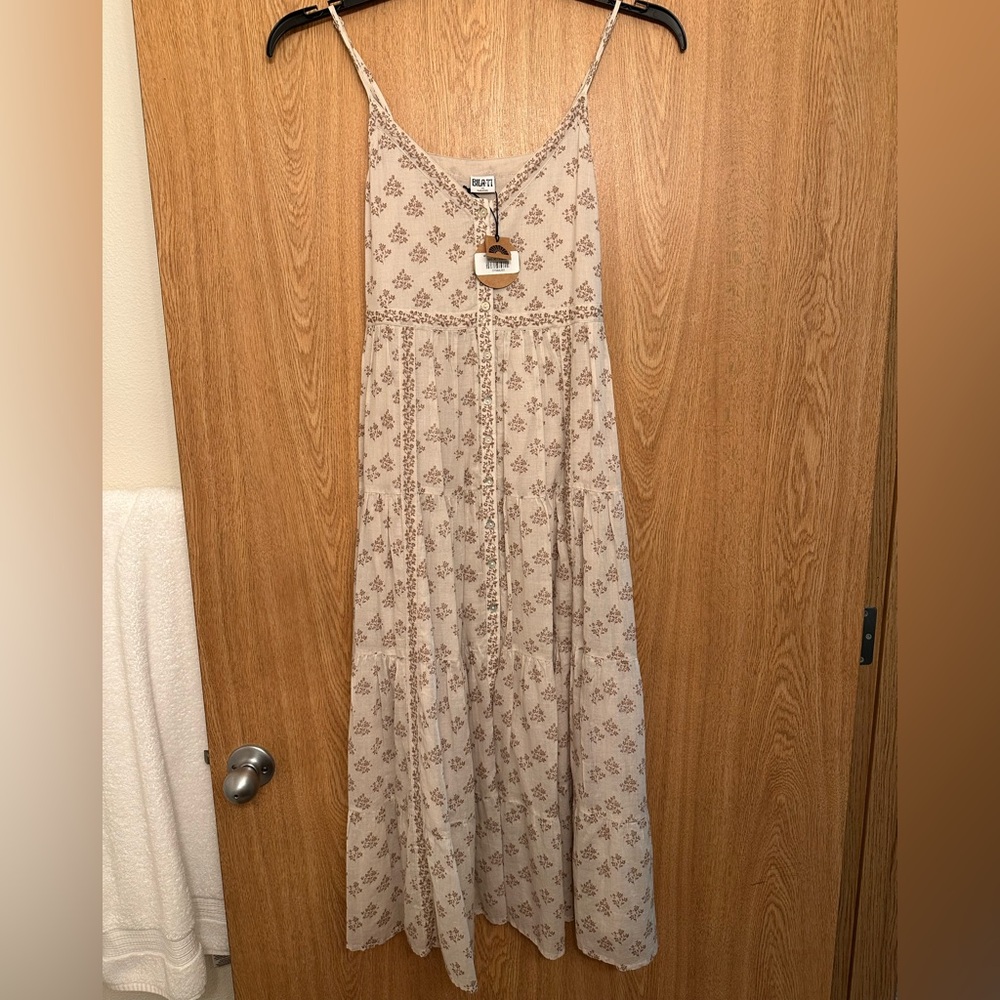 Bila Women's Maxi Dress in Beige Floral Print